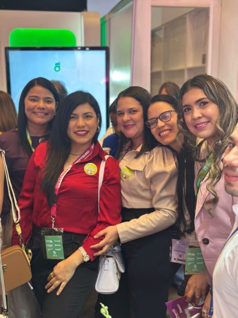 Médicos especialistas en el Congreso de Ginecología y Obstetricia 2025