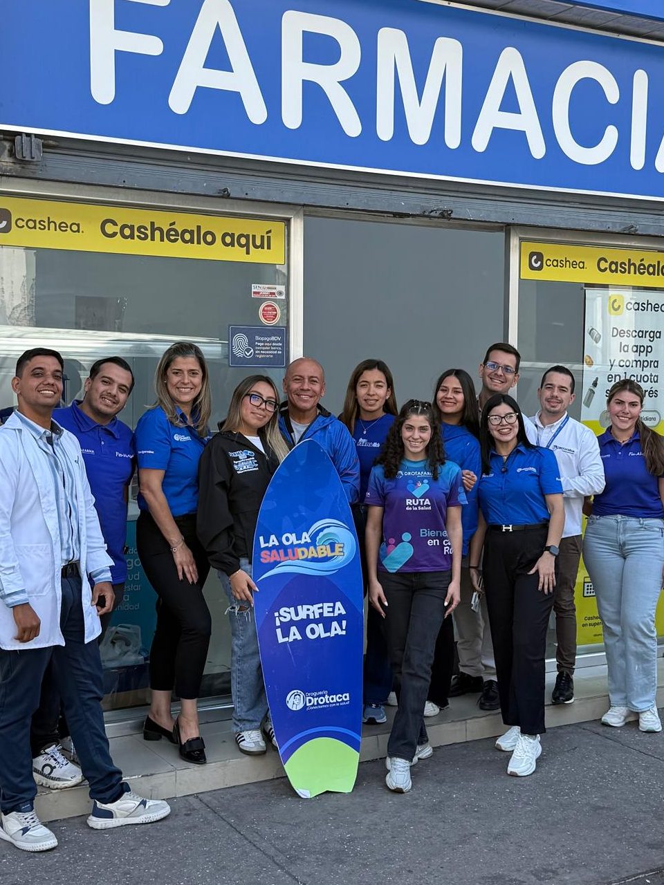 Equipo de Drotafarma ofreciendo atención médica comunitaria