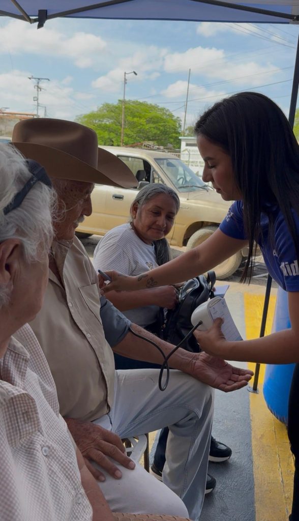 Ruta de la Salud en Valle de la pascua brindando atención médica gratuita