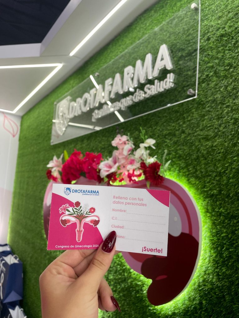 Entrega de material médico y muestras durante congreso de ginecología